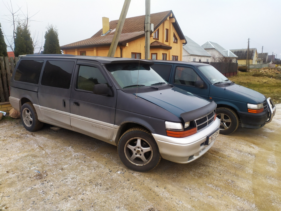 Dodge Caravan 2005 красный