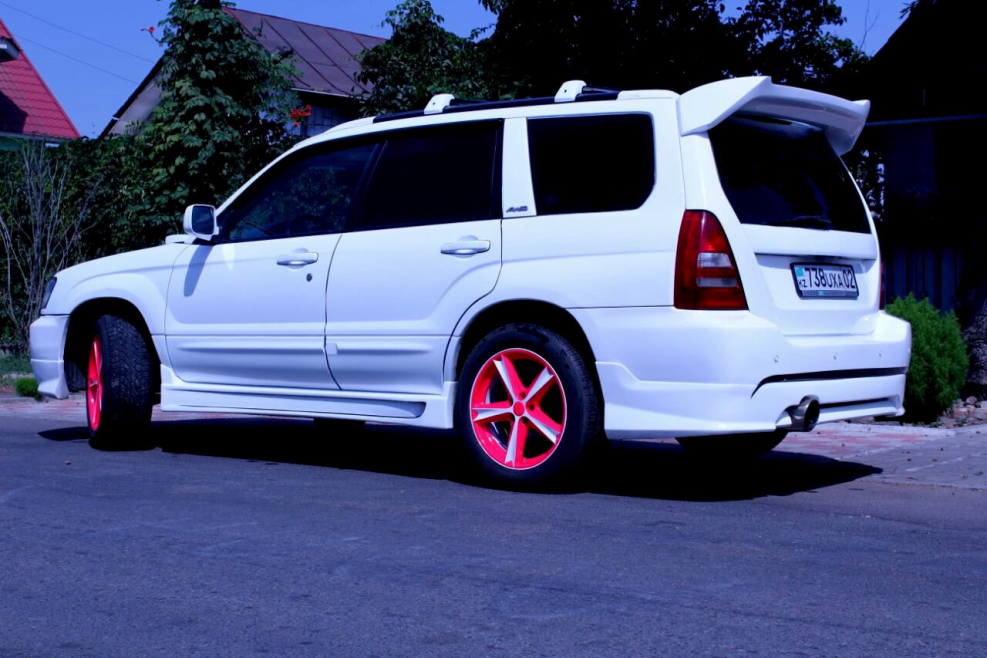 Subaru Forester sg5 белый