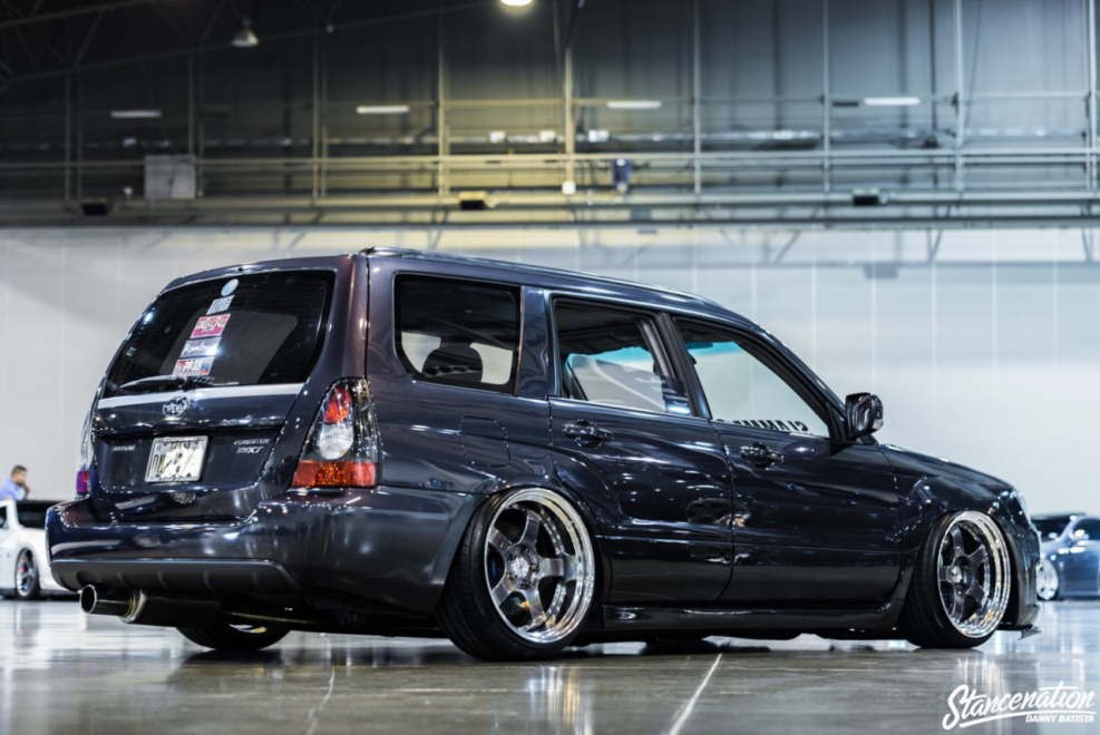 Subaru Forester sg5 черный