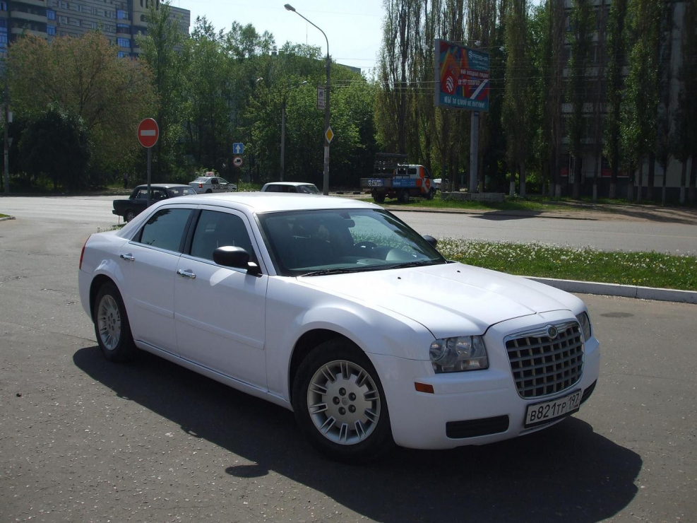 Chrysler 300c Rolls Royce Phantom Style