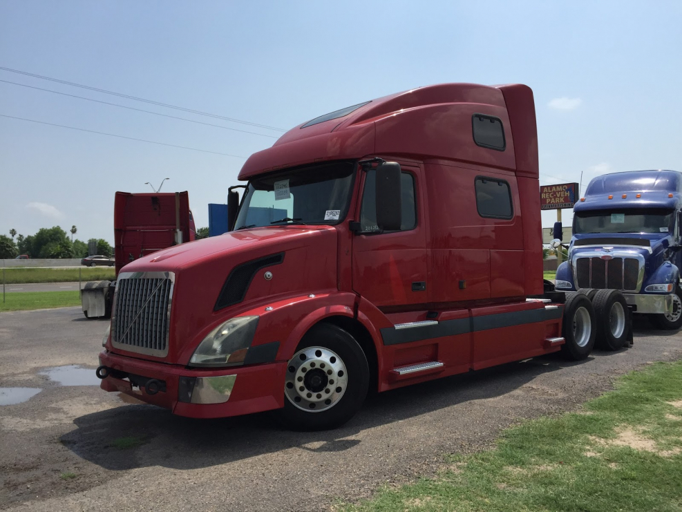 Volvo VNL 860 Black
