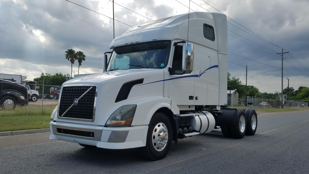 Volvo VNL 680
