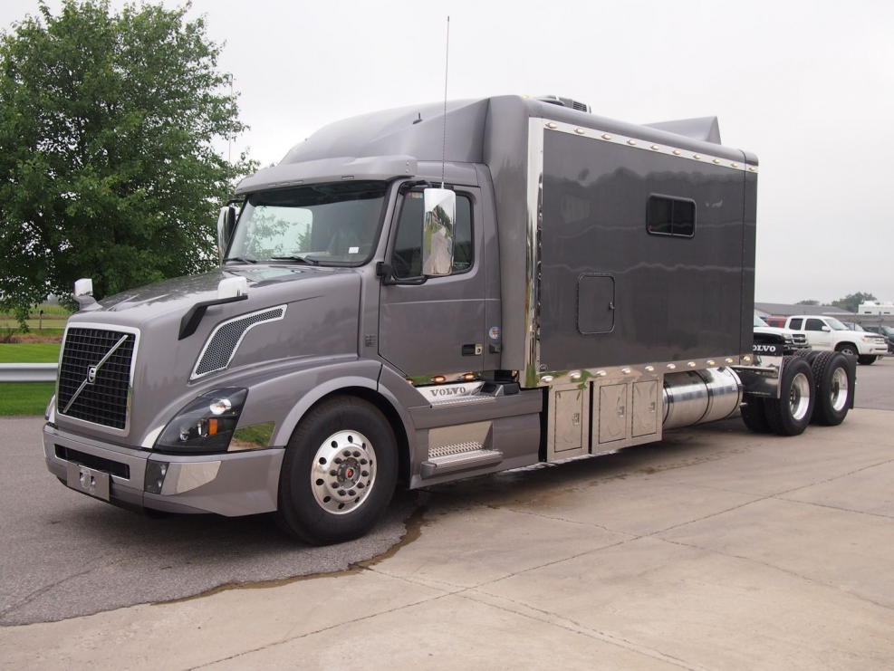Custom Sleeper Volvo VNL