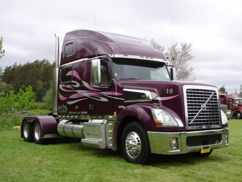 Volvo тягач vt880