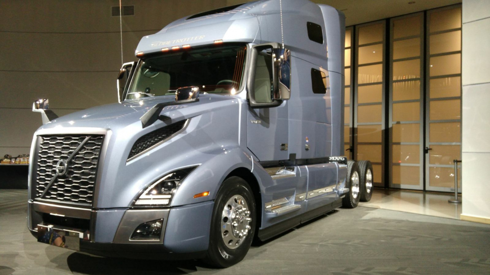 Американский тягач Volvo VNL