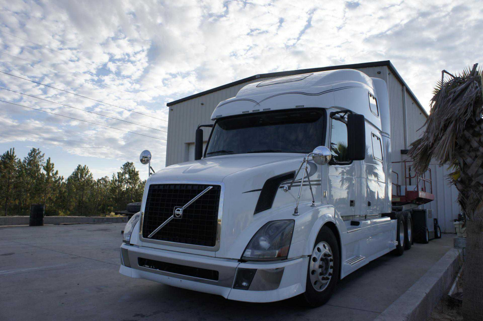 Volvo VNL 2015