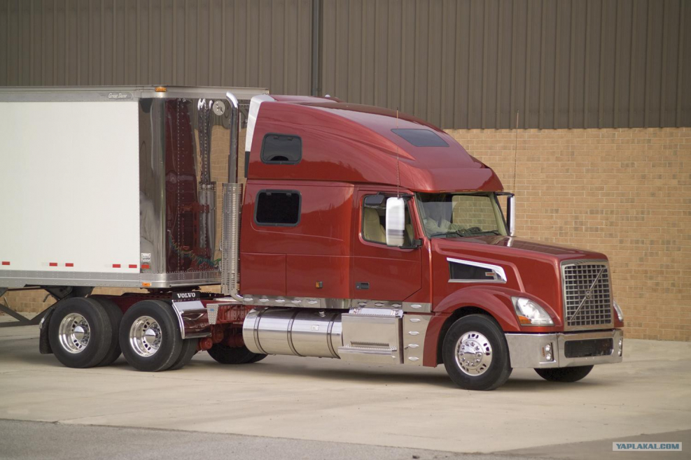 Volvo VNL 880