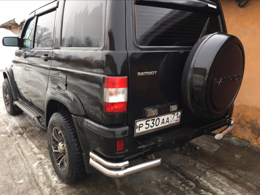 УАЗ Патриот сбоку