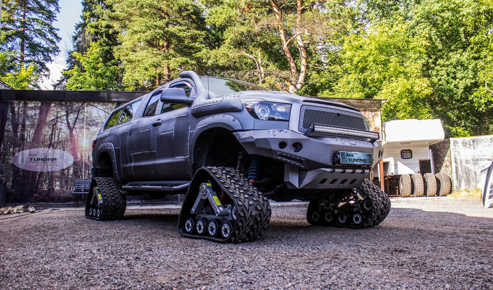 Toyota Tundra на гусеницах
