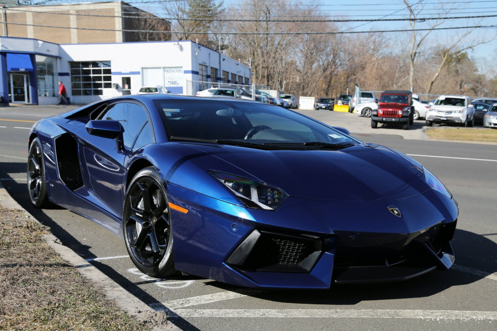 Lamborghini Aventador lp700