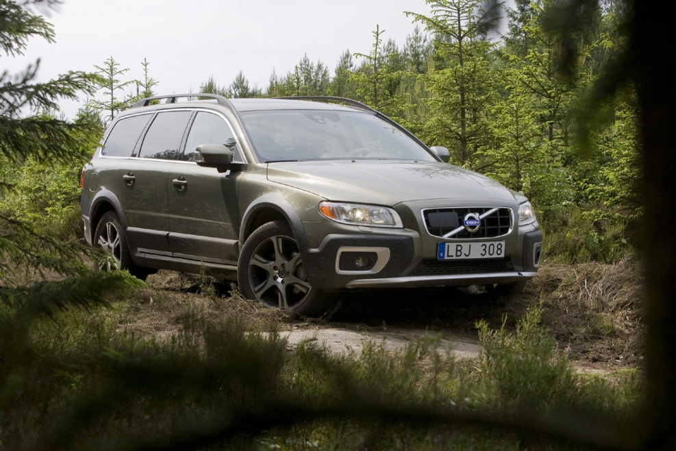 Вольво xc70 белая