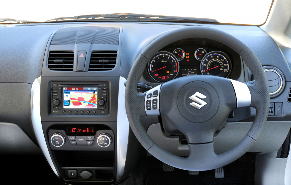 Suzuki sx4 2009 салон