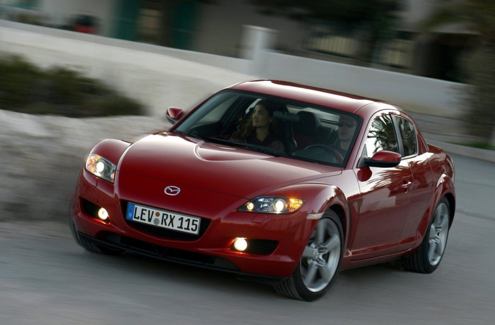 Машина Mazda RX-8