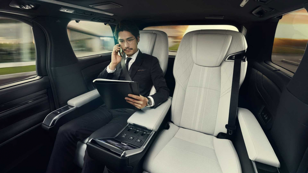 Lexus Minivan 2021
