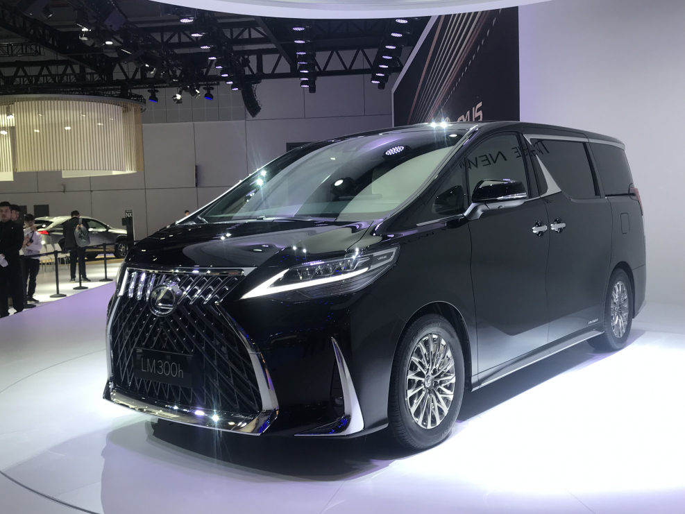 Минивэн Lexus lm300h