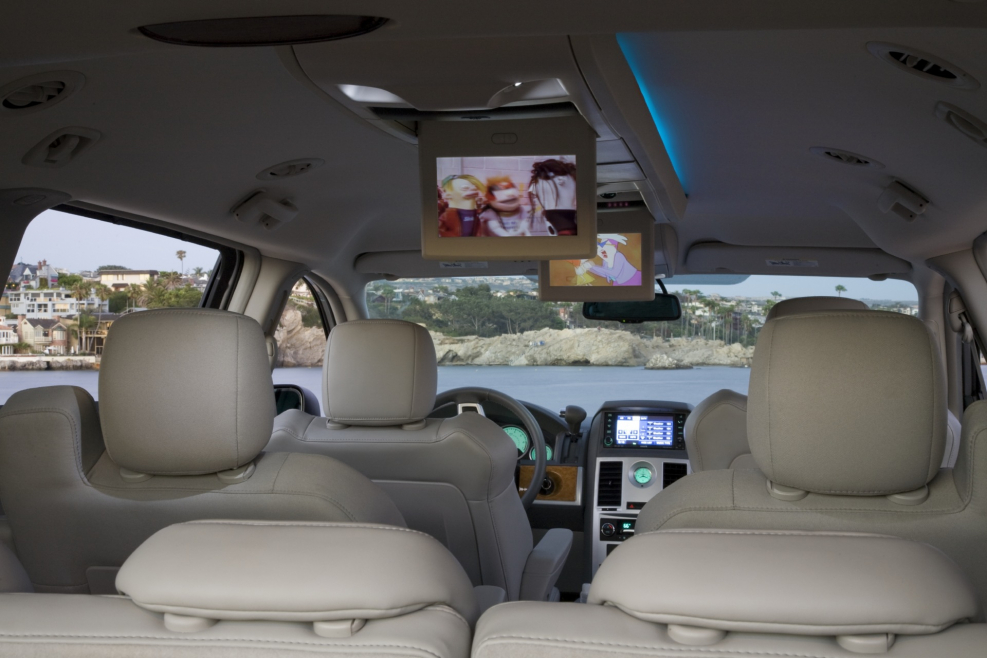Chrysler Town Country 2008 салон