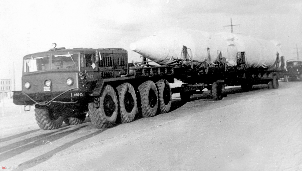 МАЗ военный тягач 535