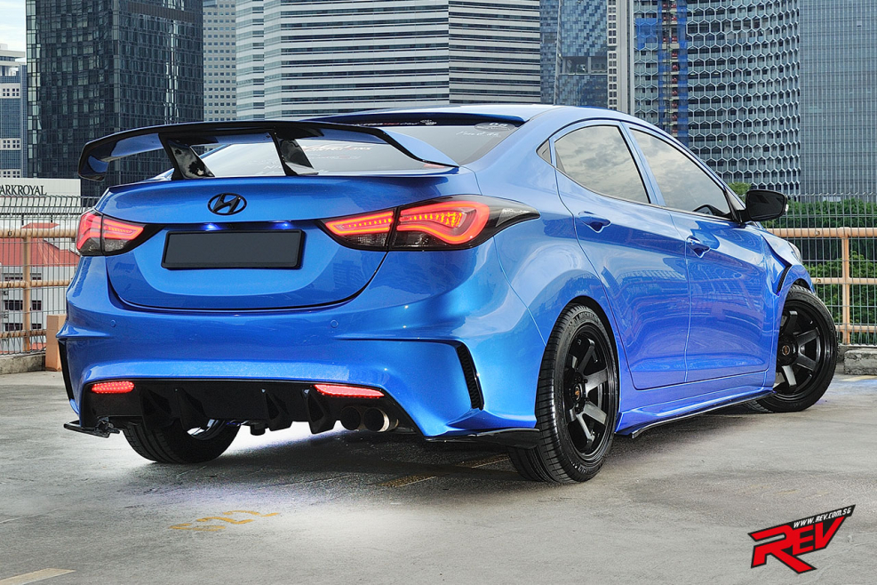 Hyundai Elantra 5 stance
