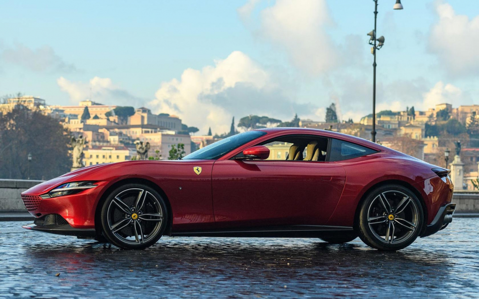 Ferrari ROMA 2021