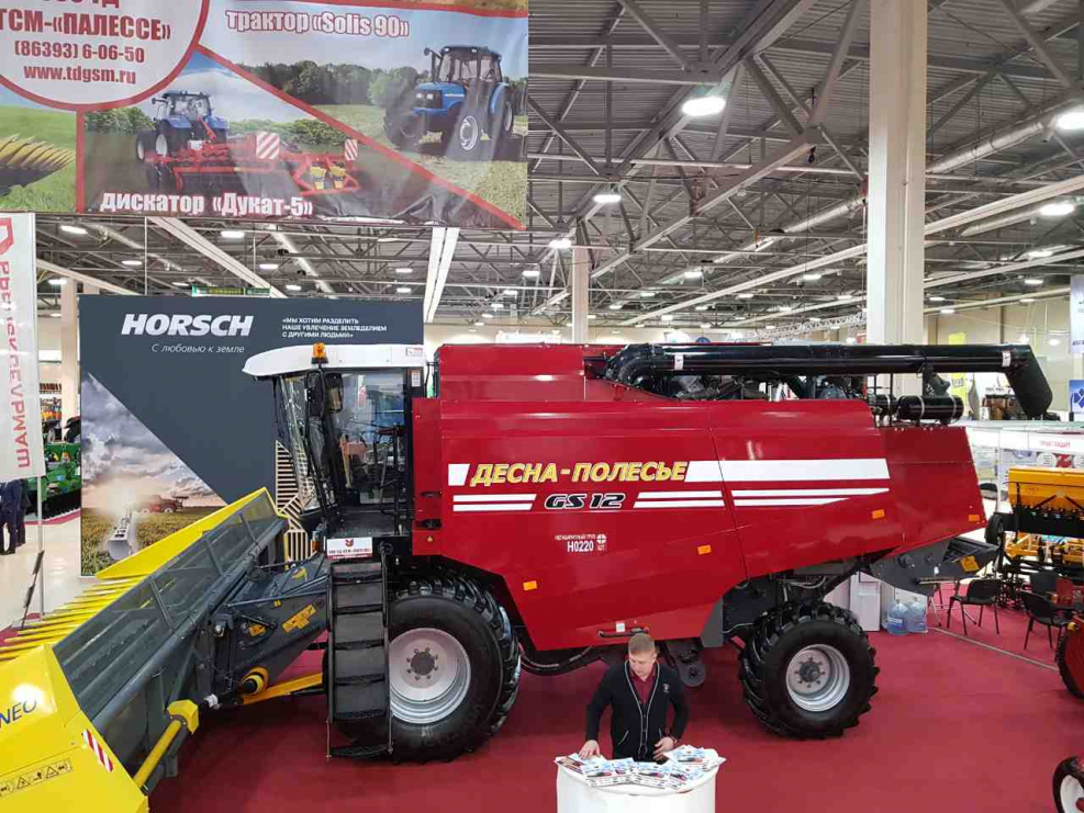 Комбайн зерноуборочный КЗС-1218-29