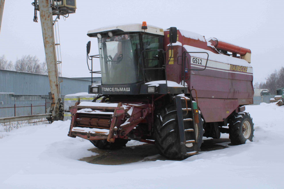 Зерноуборочный комбайн GS 2124
