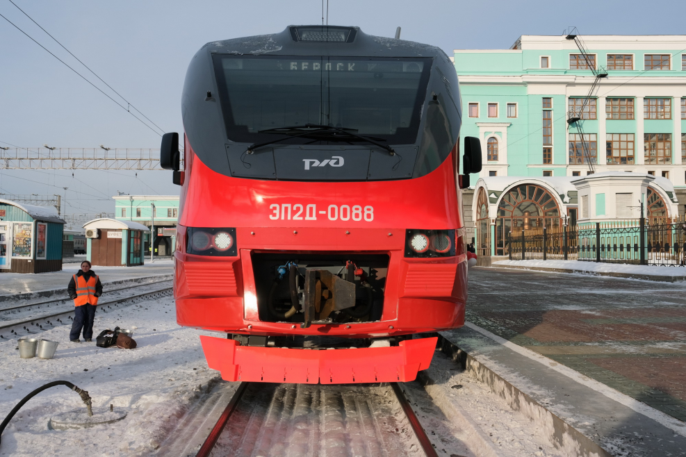 Эп2д электропоезд в Новосибирске