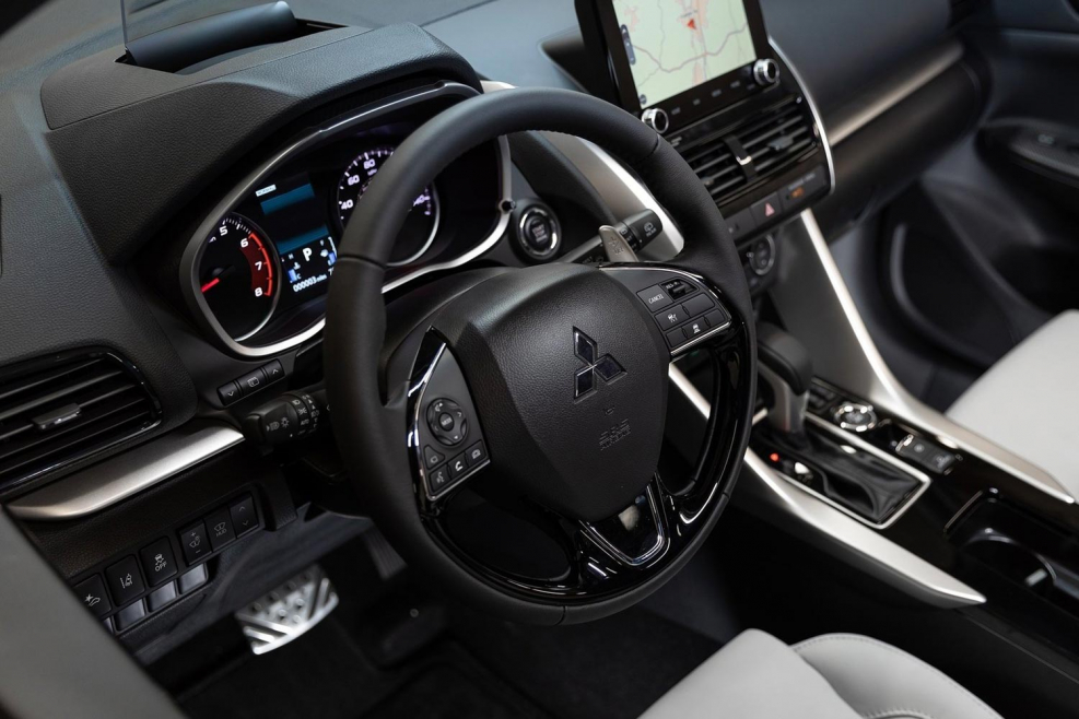 Mitsubishi Eclipse Cross интерьер