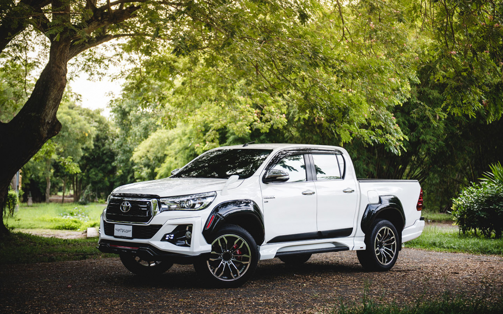 Тойота люкс. Хайлюкс пикап 2018. Toyota Hilux TRD 2020. Toyota Hilux 2020 белая. Toyota Hilux TRD 2019.