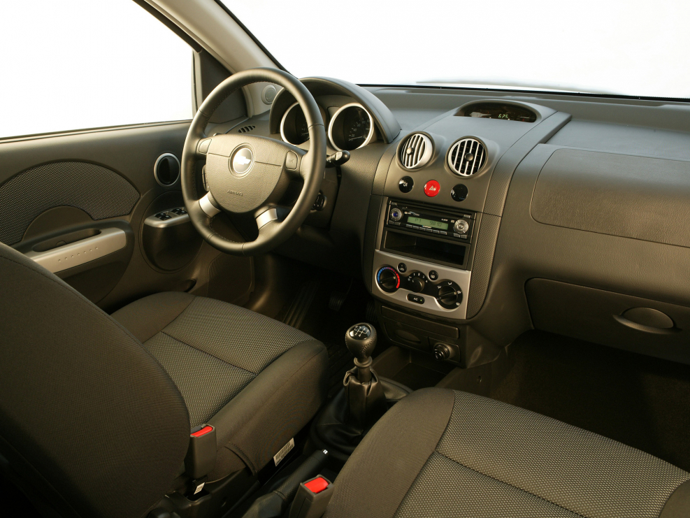 Chevrolet Aveo t200 салон