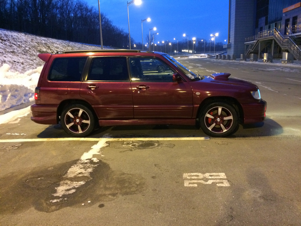 Subaru Forester вишневый