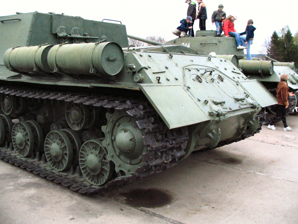 Танк ИСУ 152