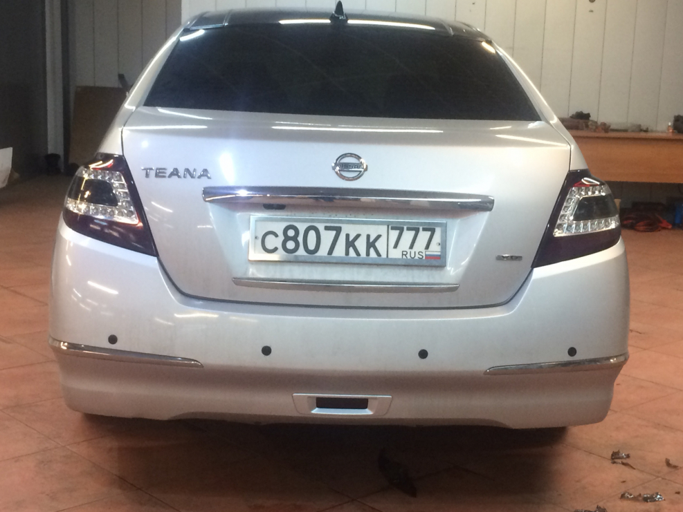 Nissan Teana задний