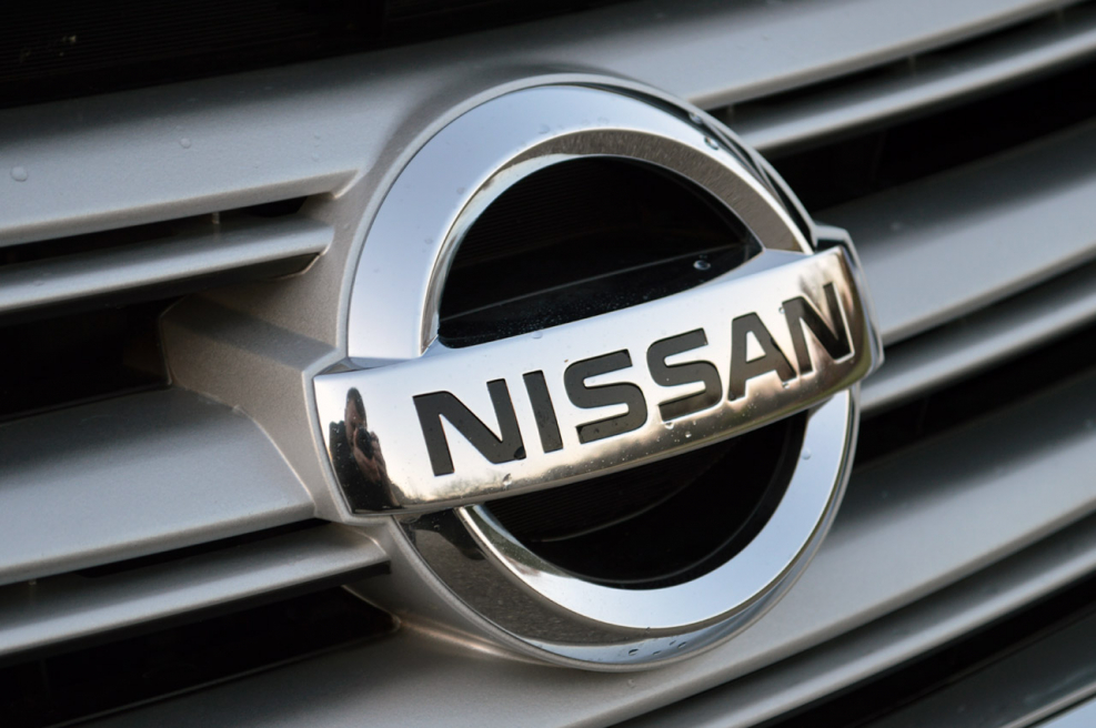 Nissan значок