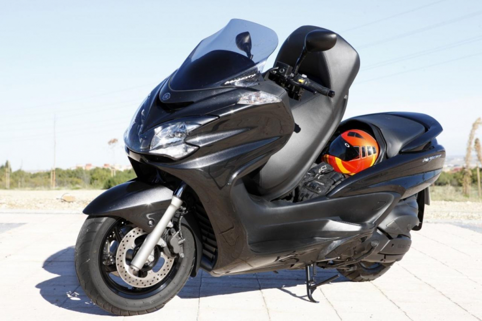 Yamaha Magesty 400