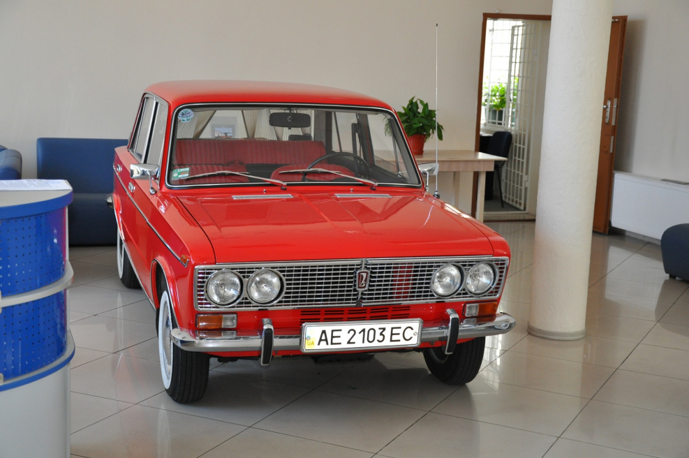 Лада ВАЗ 2103