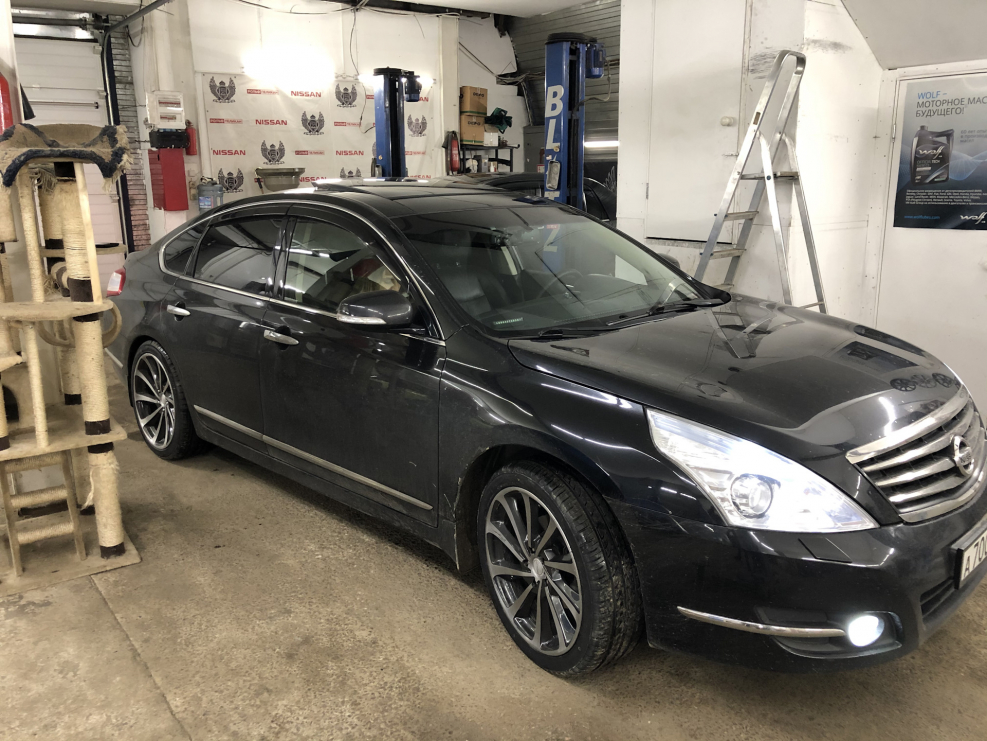 Nissan Teana r19