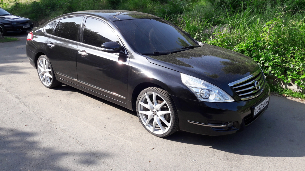 Nissan Teana r20 чёрный