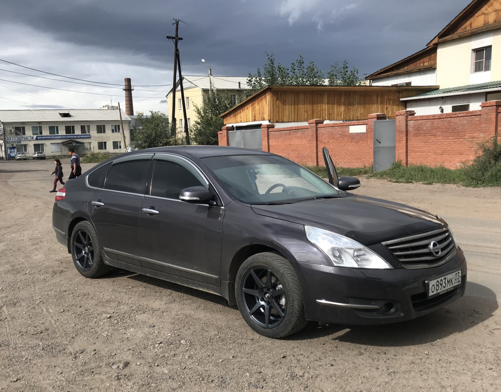 Ниссан Теана на дисках