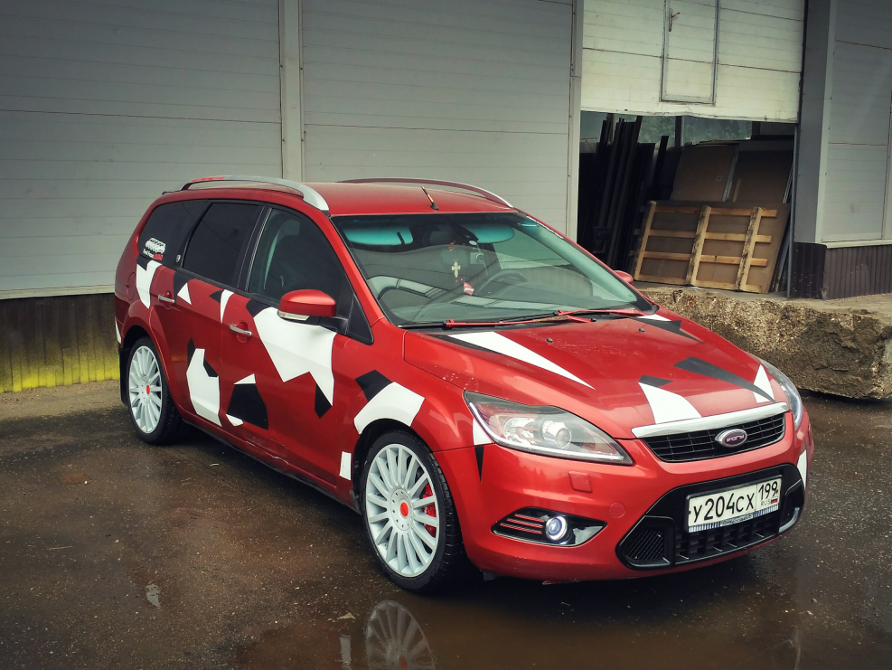 Ford Focus 2 универсал красный