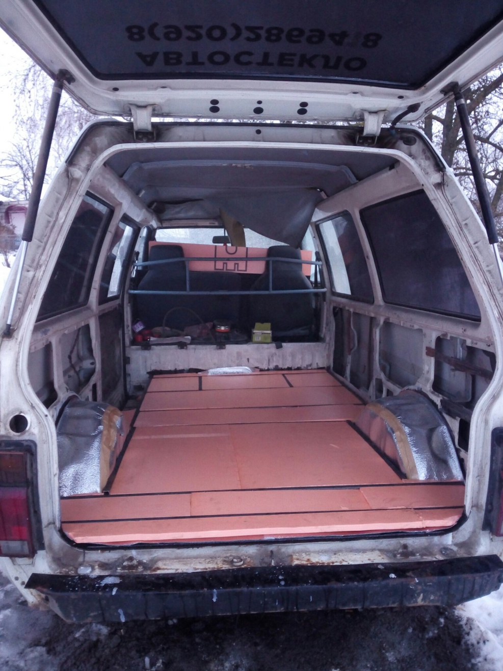 Салон Nissan Vanette largo
