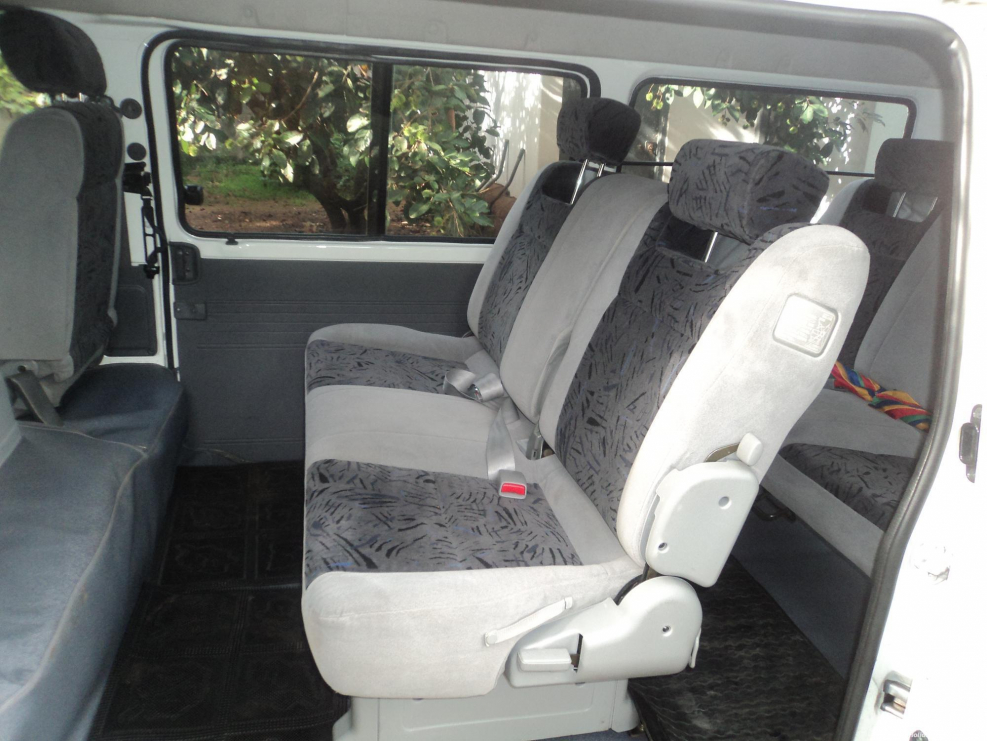 Салон Nissan Vanette, 1996
