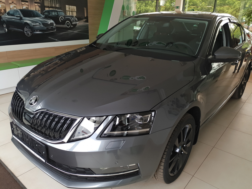 Škoda Octavia a7 серая Black Edition