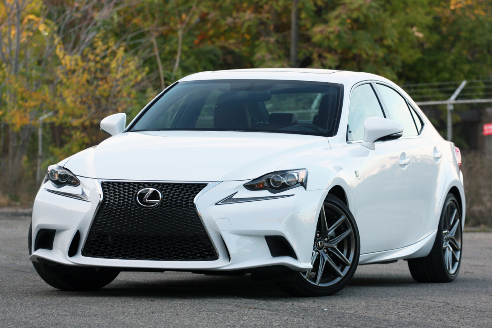 Lexus is 250 f Sport 2014