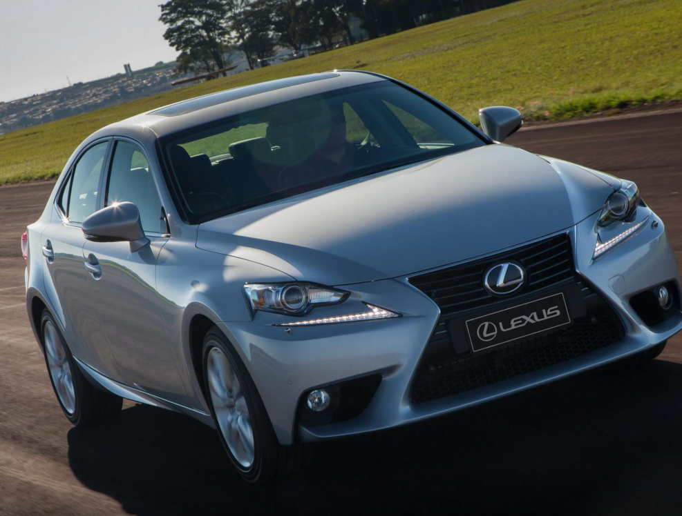 Lexus RS 250