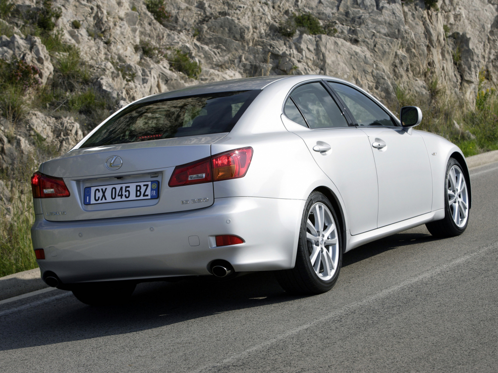 Лексус айс 250 2005