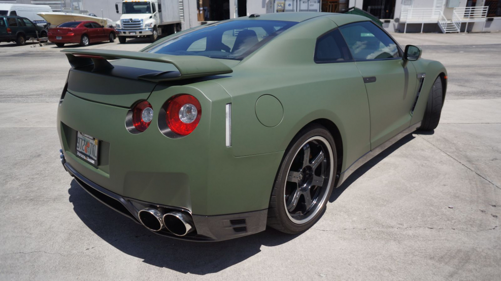 Skyline r34 матовый зеленый