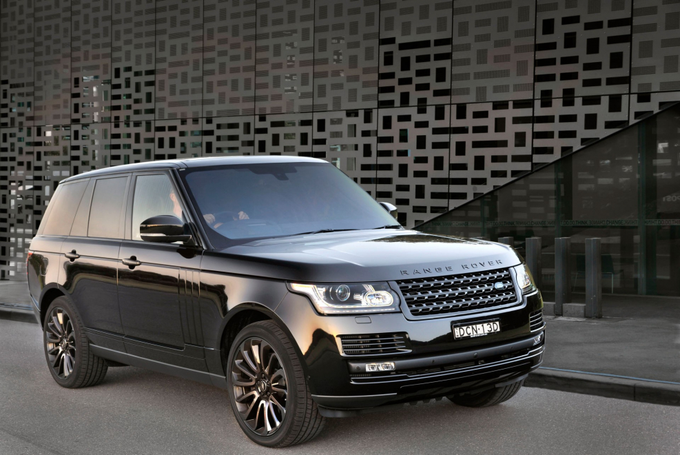 Land Rover SVR 2020