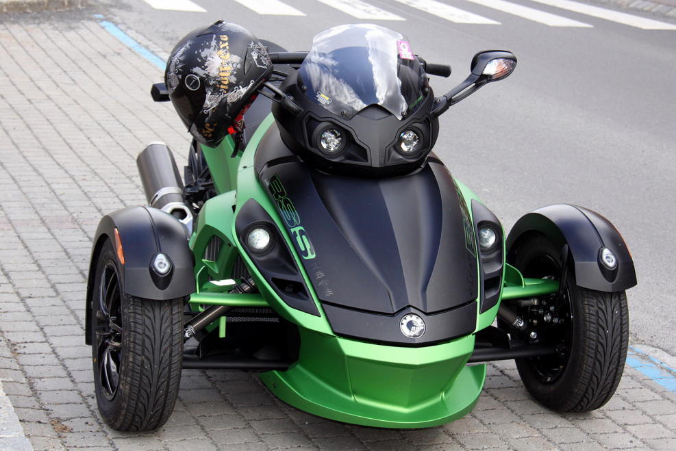 Трицикл BRP can-am Spyder