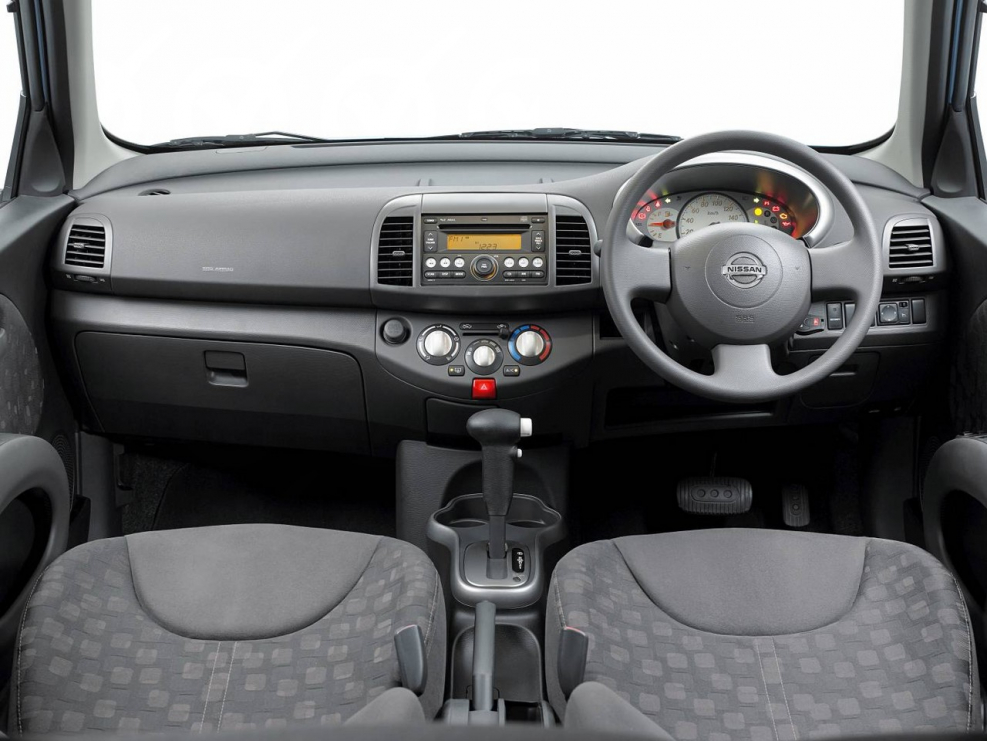 Nissan March k12 2003 год фото салона