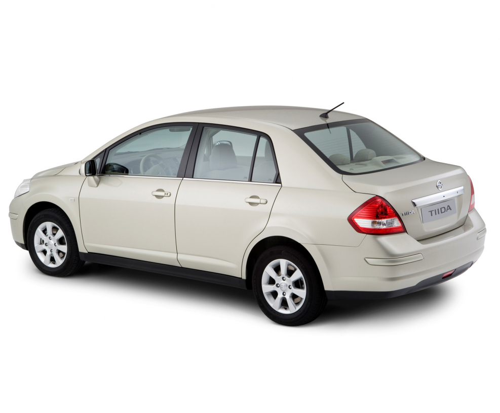 Nissan Tiida c11 седан
